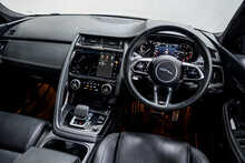 Jaguar E-PACE D204 MHEV R-Dynamic Black