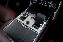 Land Rover Range Rover P400 MHEV HSE