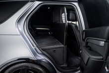 Land Rover Discovery D300 MHEV R-Dynamic HSE 