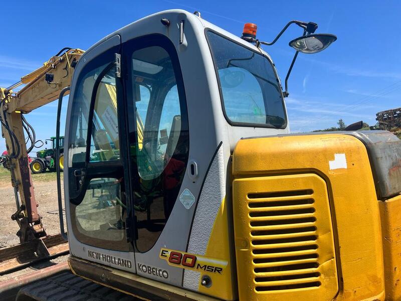 New Holland 8 Ton Rubber Tracked Excavator