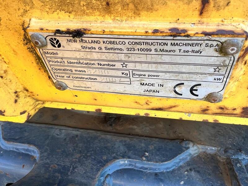 New Holland 8 Ton Rubber Tracked Excavator