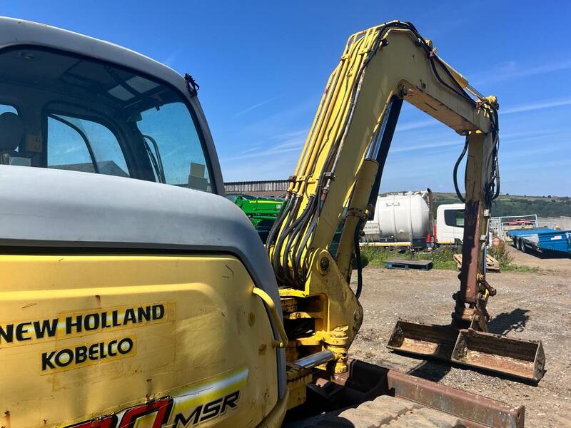 New Holland 8 Ton Rubber Tracked Excavator