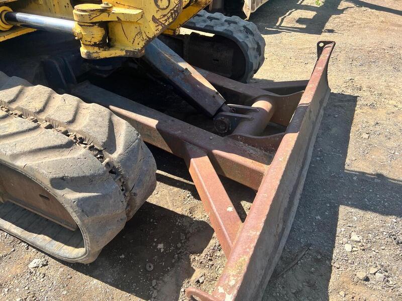 New Holland 8 Ton Rubber Tracked Excavator