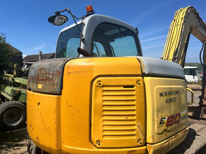 New Holland 8 Ton Rubber Tracked Excavator