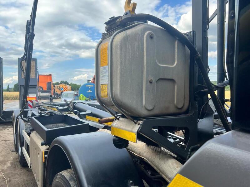 Mercedes-Benz Multilift Hook Loader