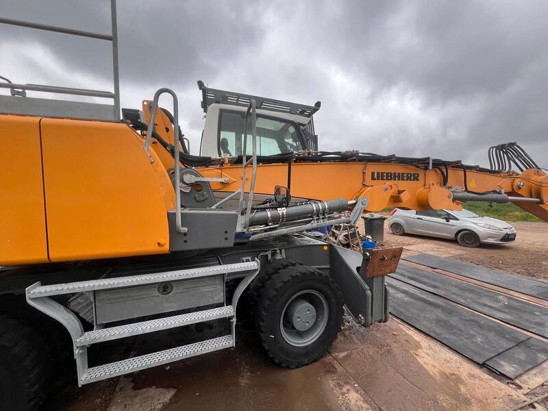 Liebherr Material Handler