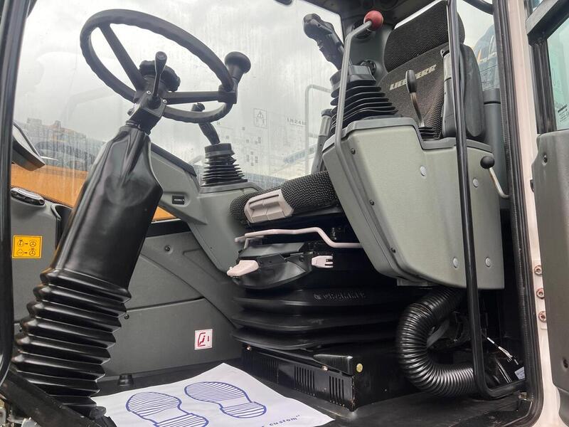 Liebherr Material Handler