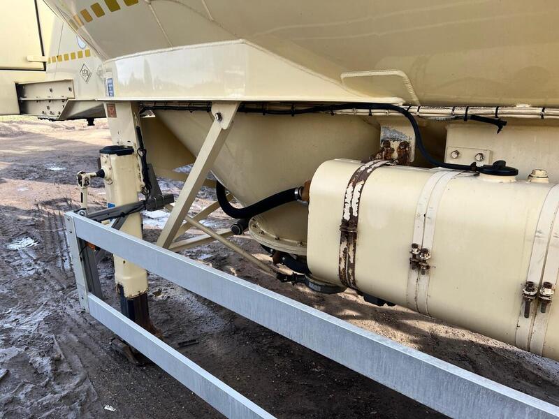 Feldbinder Powder Tanker