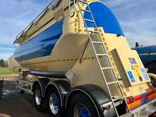 Feldbinder 40 Yard Powder Tanker 