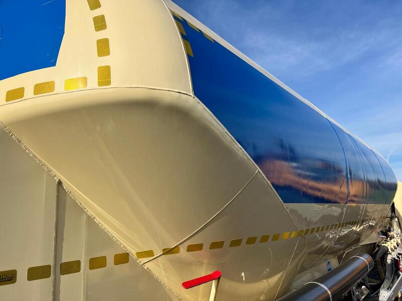 Feldbinder Powder Tanker