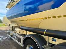 Feldbinder 40 Yard Powder Tanker 