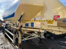 Feldbinder 40 Yard Powder Tanker 