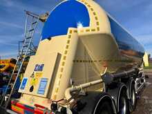 Feldbinder 40 Yard Powder Tanker 