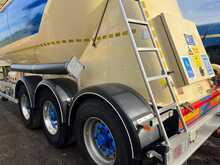 Feldbinder 40 Yard Powder Tanker 