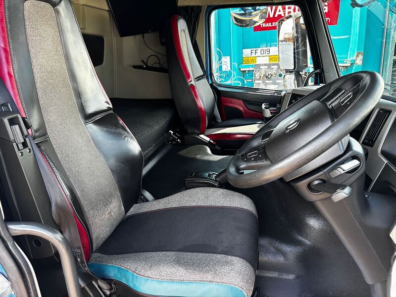 Volvo 500HP Tractor Unit with Tipping Gear