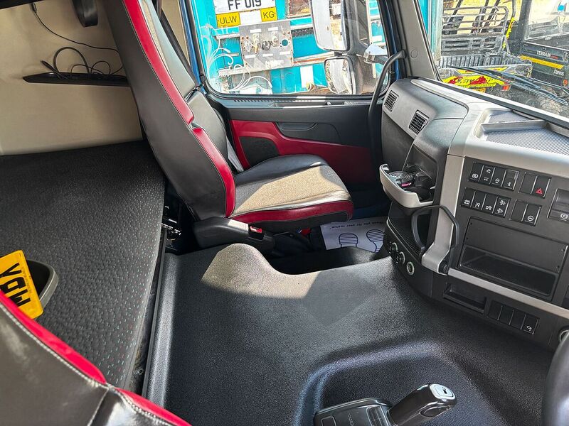 Volvo 500HP Tractor Unit with Tipping Gear