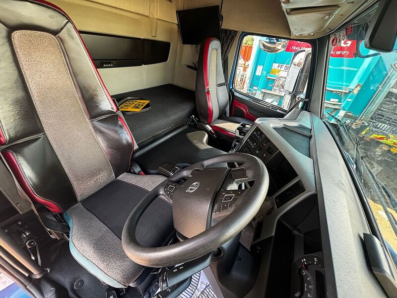 Volvo 500HP Tractor Unit with Tipping Gear