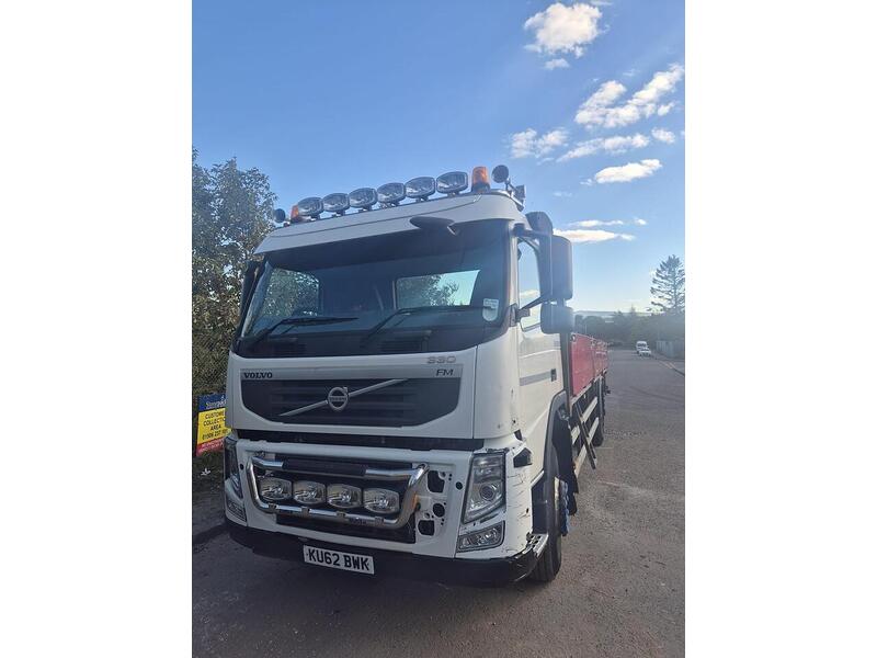 Volvo 300 with Palfinger Crane