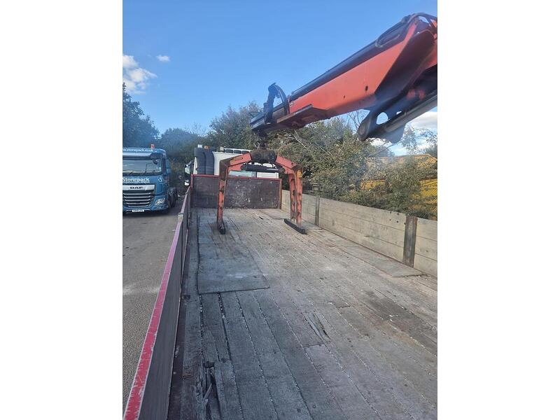 Volvo 300 with Palfinger Crane