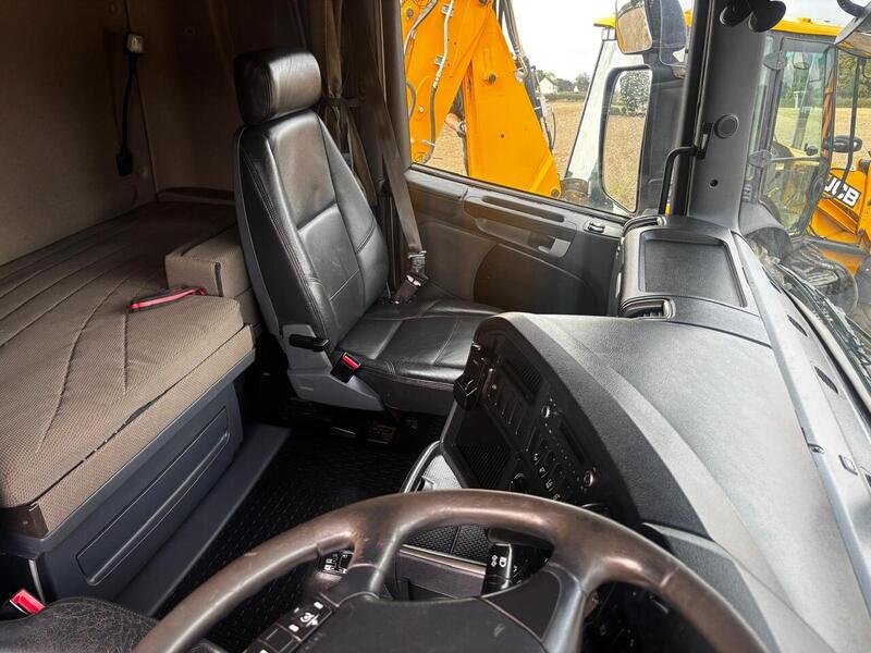 Scania V8 Rear Lift Tractor Unit 