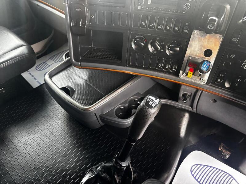 Scania V8 Rear Lift Tractor Unit 