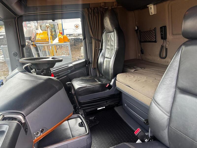 Scania V8 Rear Lift Tractor Unit 