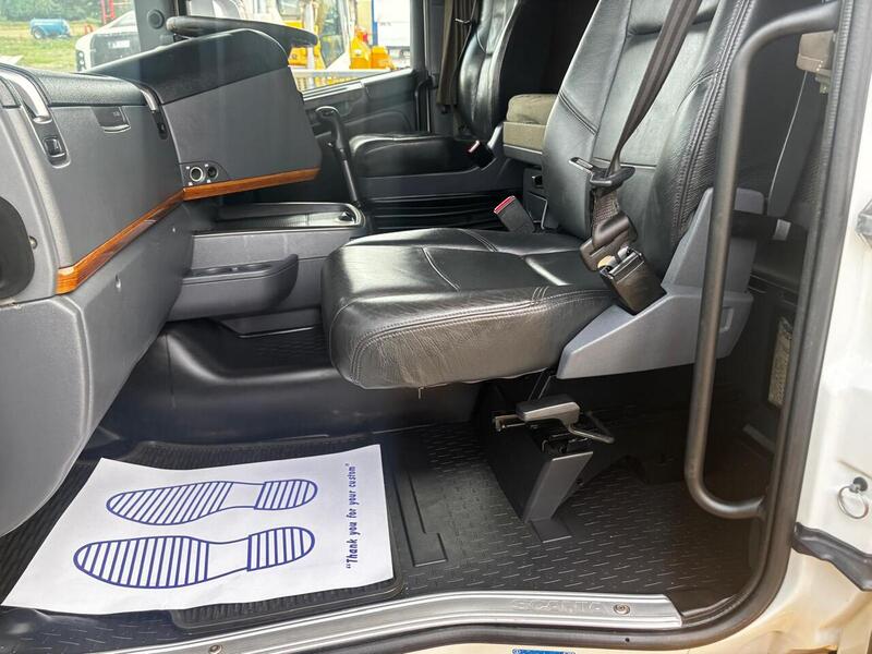 Scania V8 Rear Lift Tractor Unit 