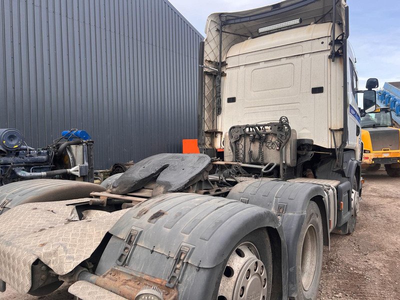 Scania 10 Tyre Rear Lift Tractor Unit
