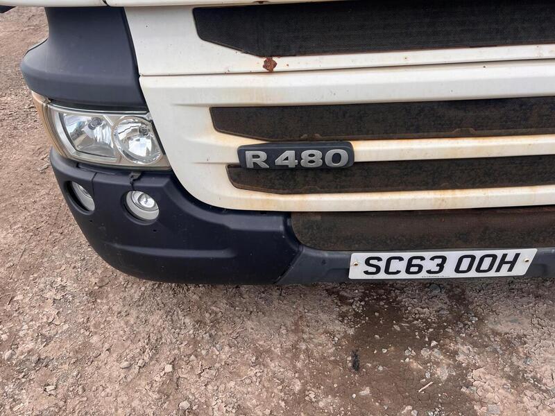 Scania 10 Tyre Rear Lift Tractor Unit