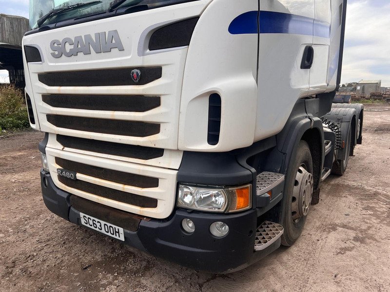 Scania 10 Tyre Rear Lift Tractor Unit