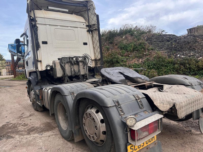Scania 10 Tyre Rear Lift Tractor Unit