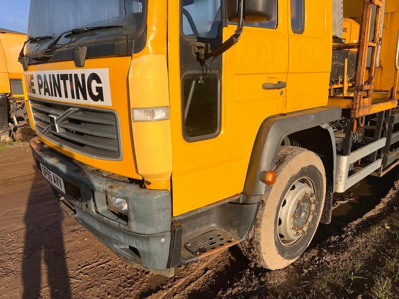 Volvo 18 Ton Line Painting Vehicle Specialist Vehicle 