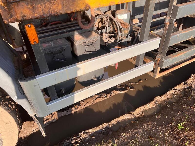 Volvo 18 Ton Line Painting Vehicle Specialist Vehicle 