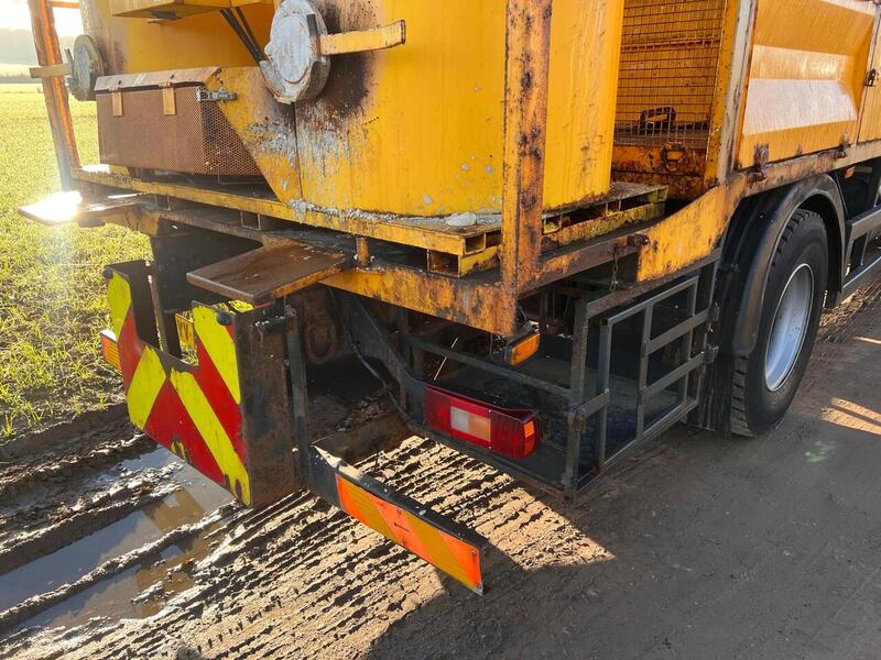 Volvo 18 Ton Line Painting Vehicle Specialist Vehicle 