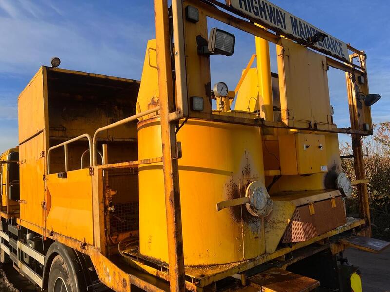 Volvo 18 Ton Line Painting Vehicle Specialist Vehicle 