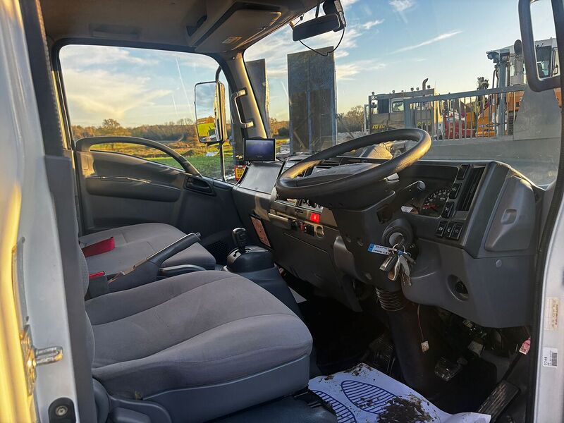 Isuzu N7.5190 7.5 Ton Dropside