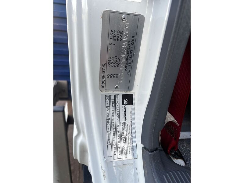 Isuzu N7.5190 7.5 Ton Dropside