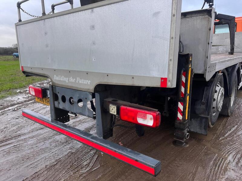 DAF 400 Flat with Rear Mounted Atlas Crane