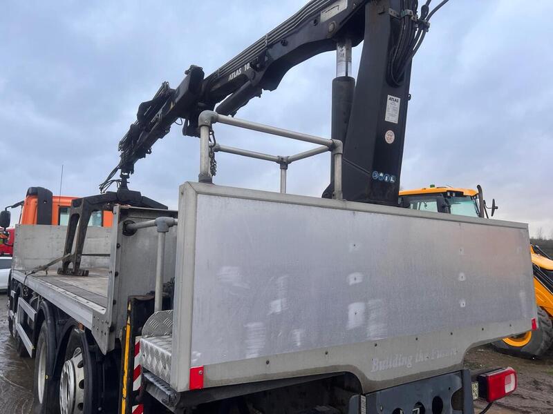 DAF 400 Flat with Rear Mounted Atlas Crane