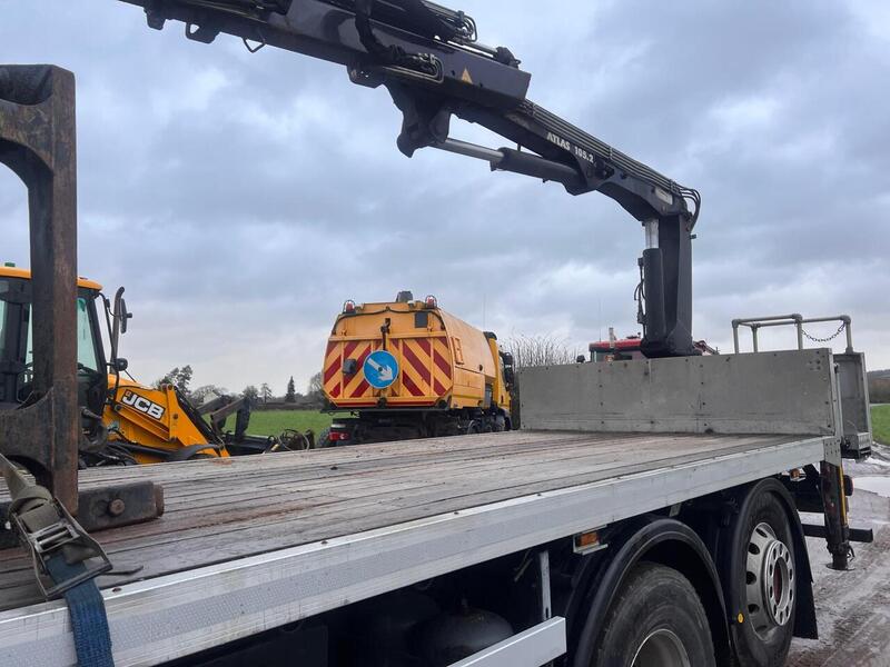 DAF 400 Flat with Rear Mounted Atlas Crane