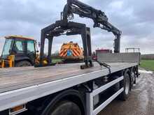 DAF CF 410 Flat with Rear Mounted Atlas Crane 