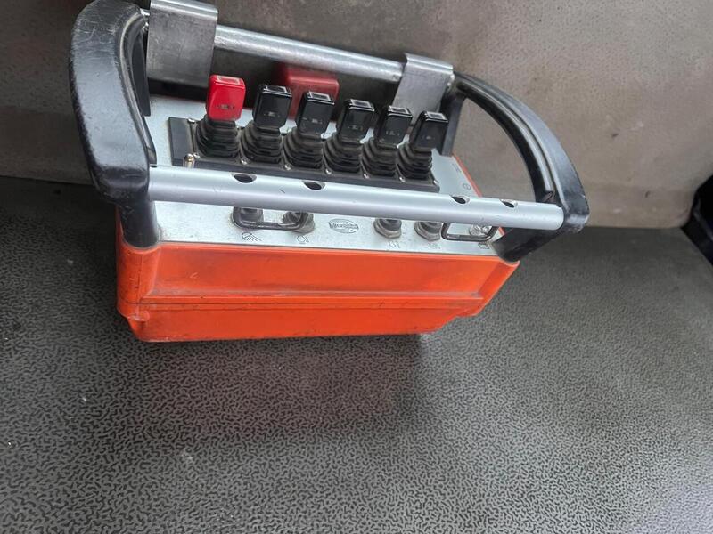 DAF 400 Flat with Rear Mounted Atlas Crane