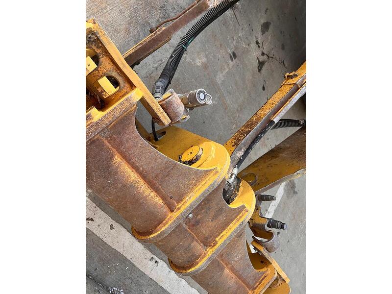 Caterpillar Loading Shovel