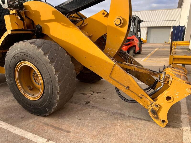 Caterpillar Loading Shovel