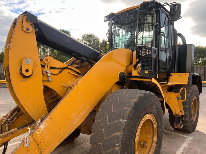 Caterpillar Loading Shovel