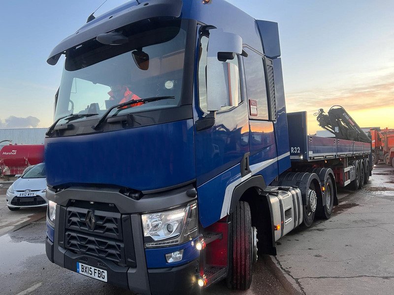 Renault with Dropside Crane Trailer 