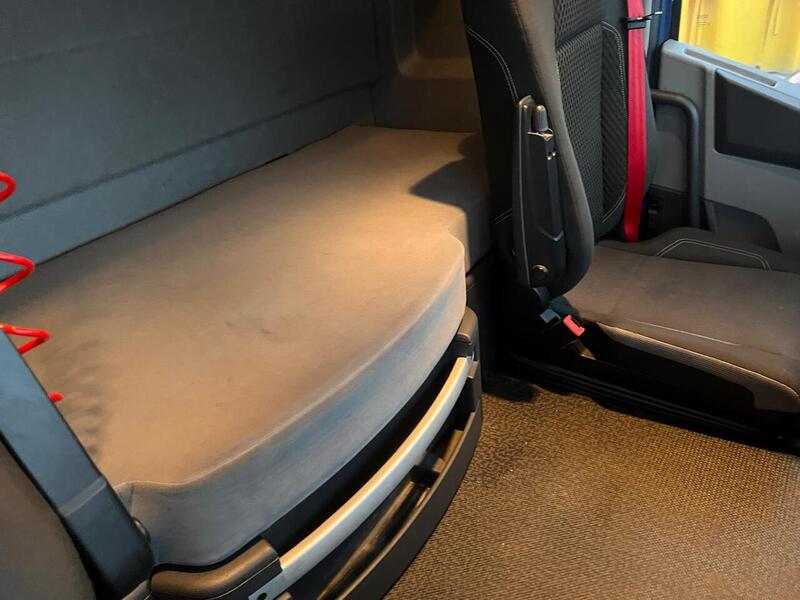 Renault with Dropside Crane Trailer 