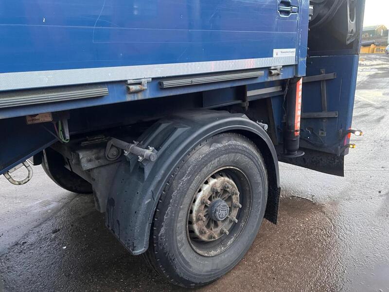 Renault with Dropside Crane Trailer 