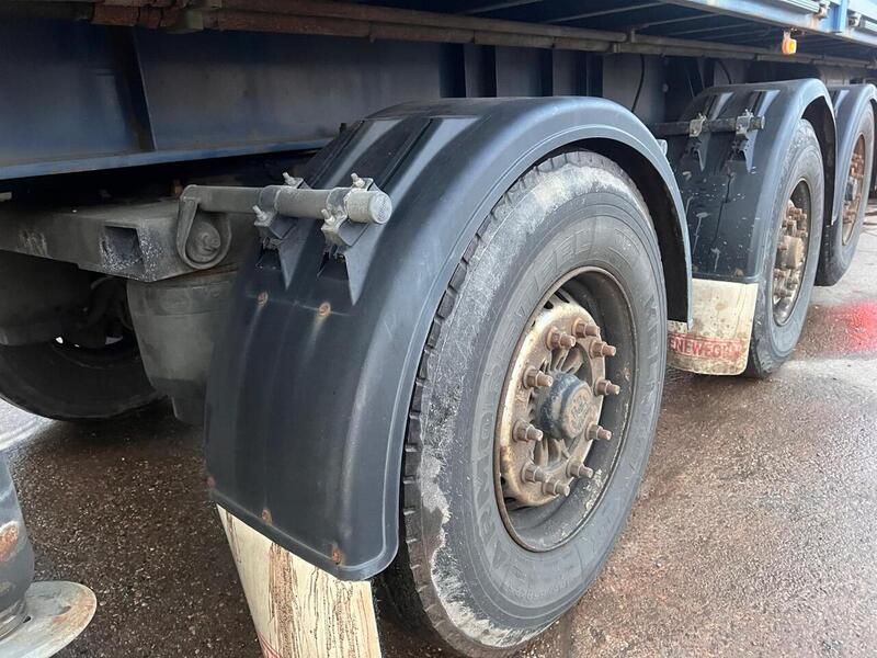 Renault with Dropside Crane Trailer 