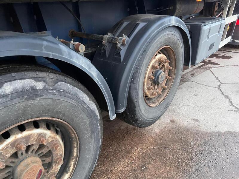 Renault with Dropside Crane Trailer 